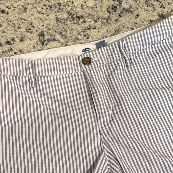 Old Navy - Shorts - Size 8 - White and Blue Pinstripe - Picture 6 of 7